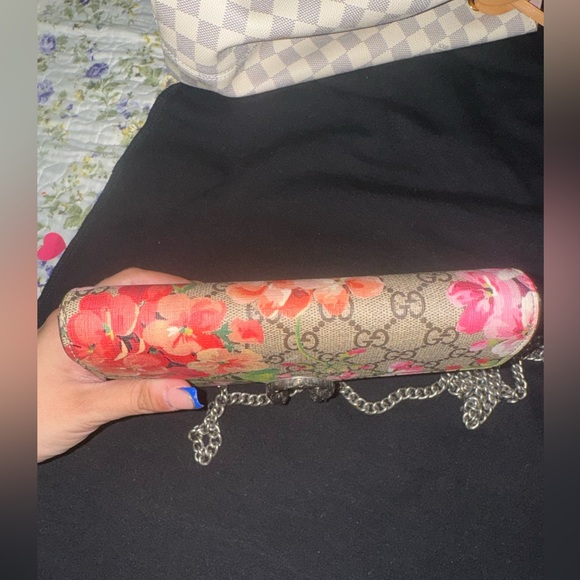 GG Supreme Monogram Blooms Mini Dionysus Chain Wallet Beige Multicolor Dry Rose - Picture 7 of 10